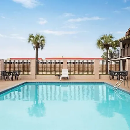 Super 8 By Wyndham Gulfport Airport Nw Near Biloxi-3