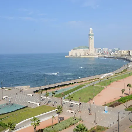 Le Yacht Suites Hotel-3