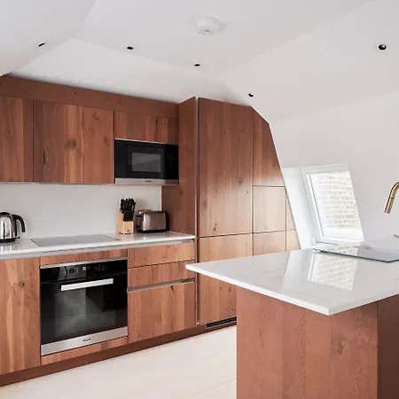 Sonder Kensington Town House-2