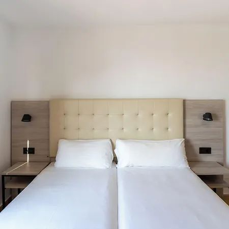 Hotel Queens - Adults Only-2
