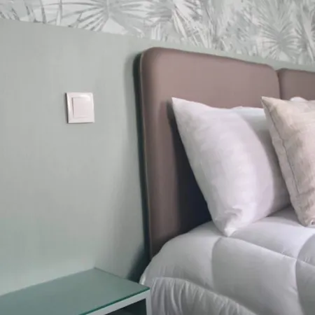 A Rendilheira Charm Suites-3