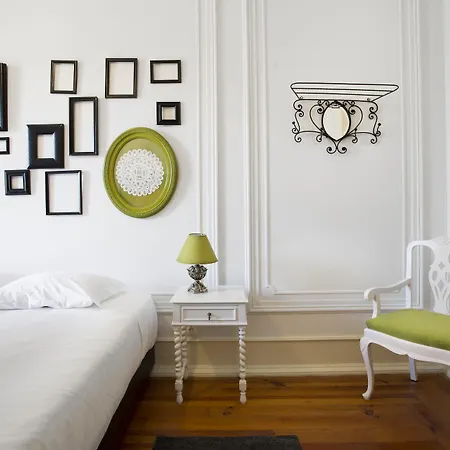 Typical Lisbon Guest House-2
