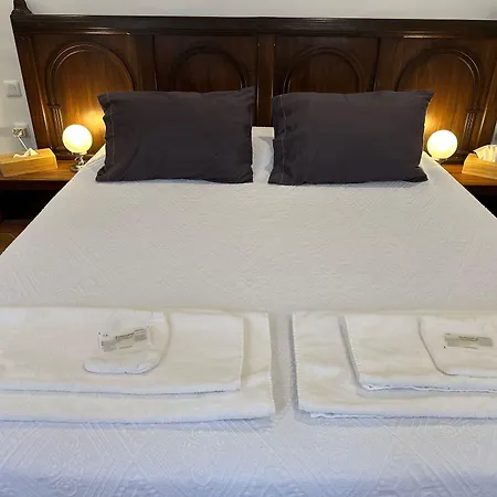 Chambre de charme au coeur du vieux Valence - Confort&Calme-3