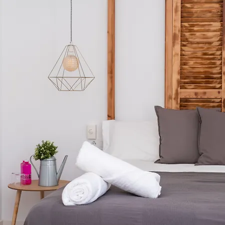Gomez Rooms-3