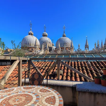 Relais Piazza San Marco-2