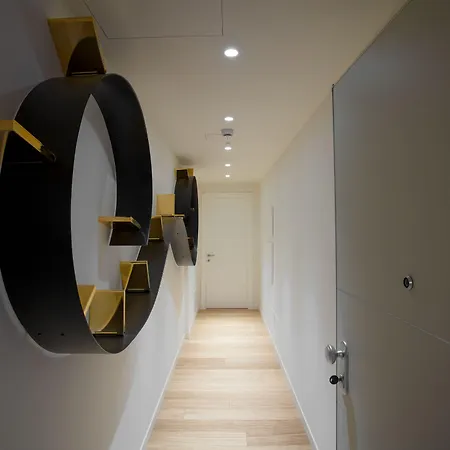 Sant'Ambrogio Apartments, Reception H24-3