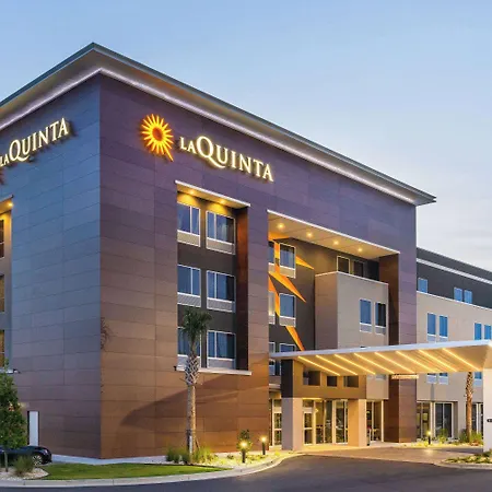 La Quinta Inn & Suites By Wyndham Valdosta-3