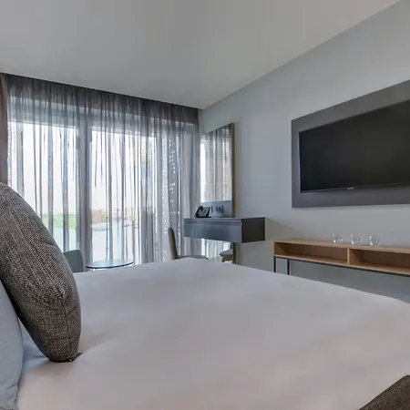 Land'S End, Boutique Hotel-2