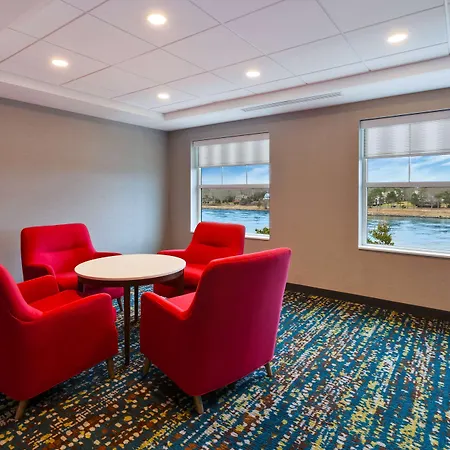Hampton Inn Cape Cod Canal-3
