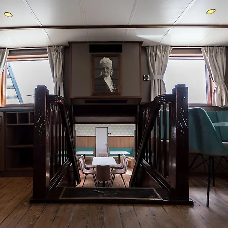 Hotelboot Koningin Emma I Kloeg Collection-2
