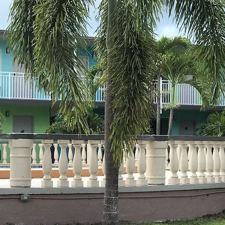 Tropical Inn & Suites, Downtown Clearwater-2
