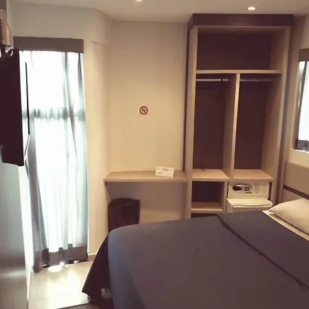 Hollyster Hotel-3