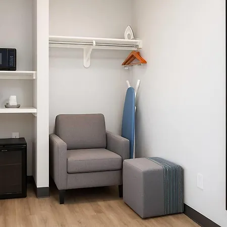 Travelodge By Wyndham Lax-3