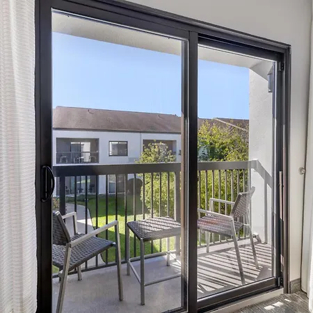 Sonesta Select Newport Middletown-2