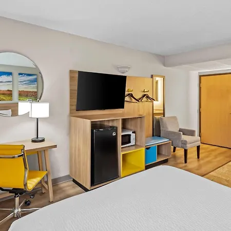 Days Inn By Wyndham Ames-3