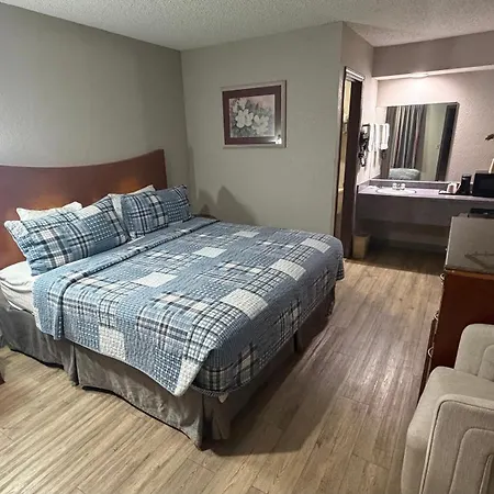 Colonial Inn-2
