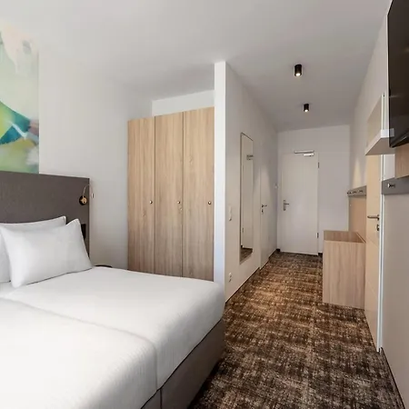 Wyndham Garden Munich Messe-3