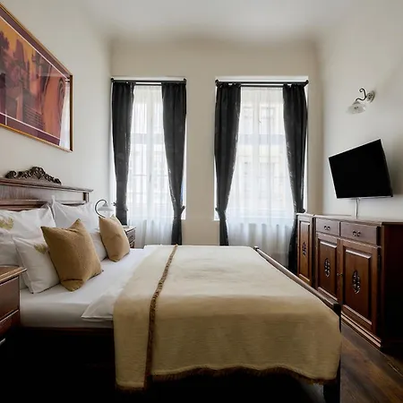 Hotel Residence U Cerneho Orla-2
