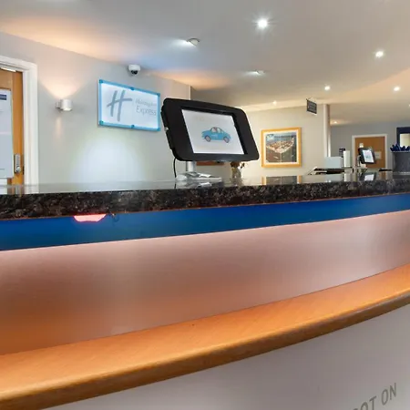 Holiday Inn Express Poole By Ihg-3