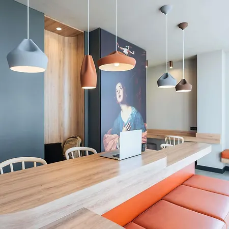 ibis Styles Le Mans Gare Sud-2