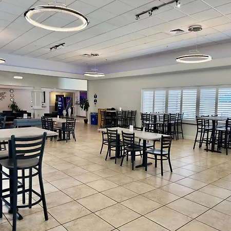 Days Inn & Suites By Wyndham Lakeland-2