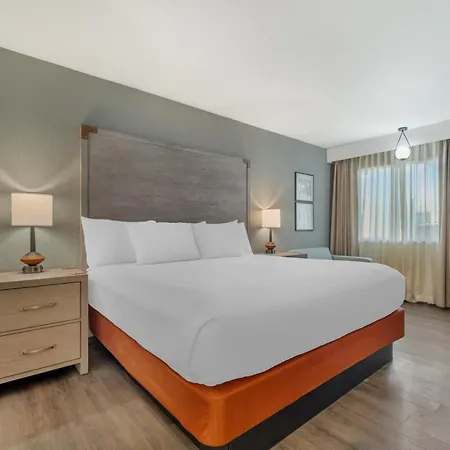 Best Western Plus King'S Inn And Suites-2