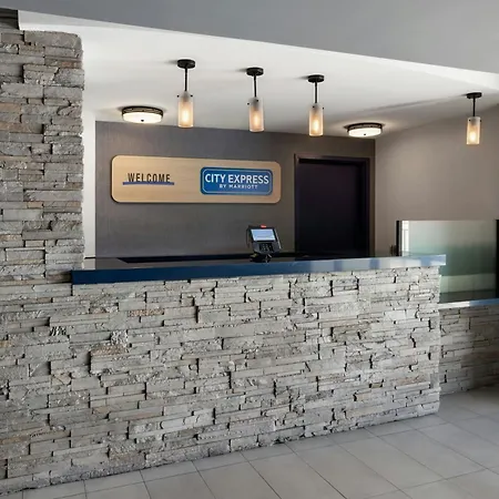 City Express By Marriott Manhattan Beach-2