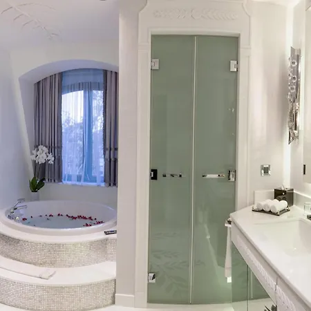 Wyndham Grand Istanbul Kalamis Marina Hotel-2