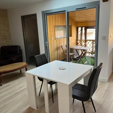 La Petite Ecole-2