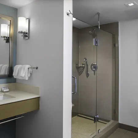 Hilton Garden Inn Miami South Beach-3