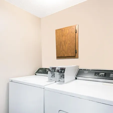 Super 8 By Wyndham Milbank Sd-2