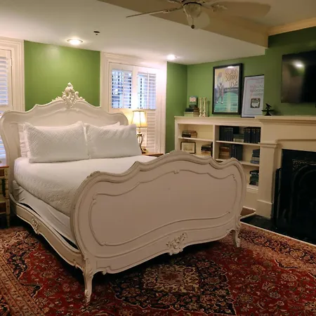 Justine Inn Savannah-2