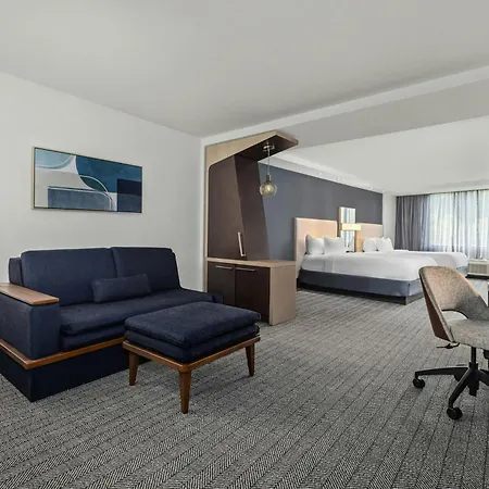 Courtyard By Marriott Oxford-2