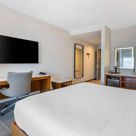 Cambria Hotel Lax-2