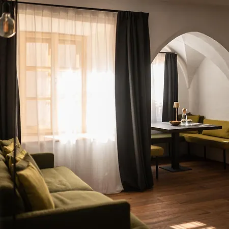 Flurin Suites-3