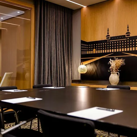 Motel One Plaza de España-2