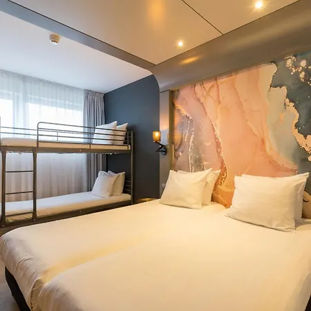 Leonardo Hotel Almere City Center-3