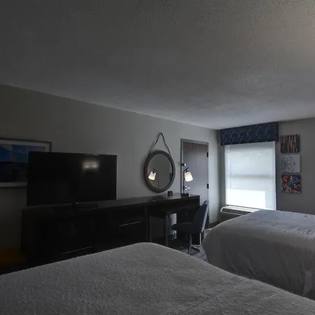 Hampton Inn Greenwood-3