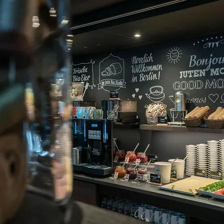 Motel One Berlin-Alexanderplatz-3