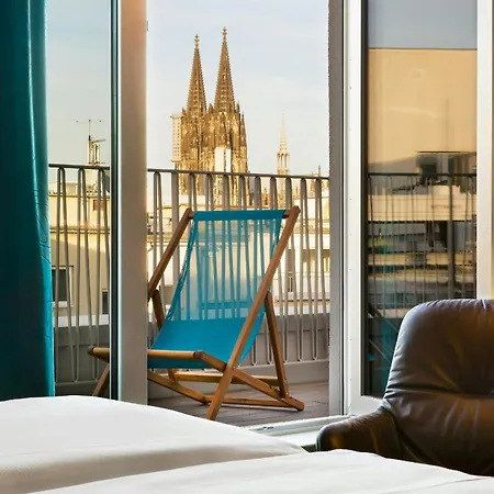 Motel One Koeln-Neumarkt-2