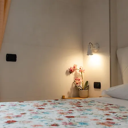 Vittoria Guest House Salerno-2