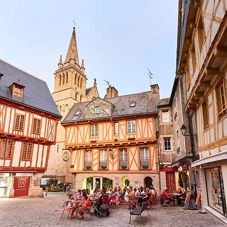 Escale Oceania Vannes Centre-3