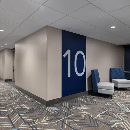 Holiday Inn Express & Suites Phoenix - Midtown, An Ihg Hotel-3