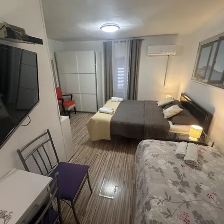 Damira Rooms-2