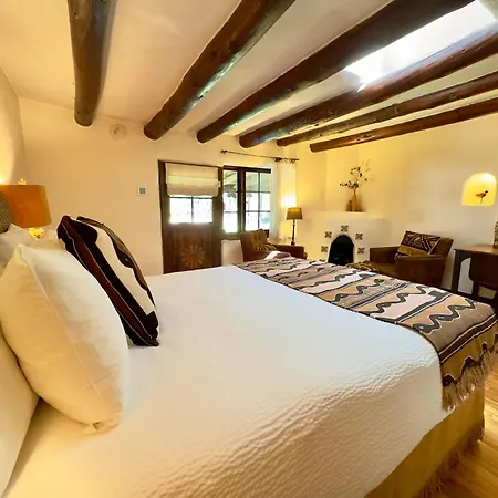Old Taos Guesthouse B&B-2