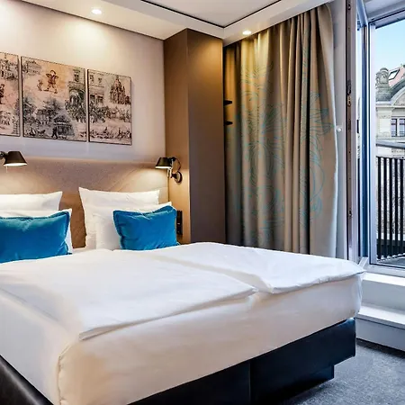 Motel One Dresden-Palaisplatz-3