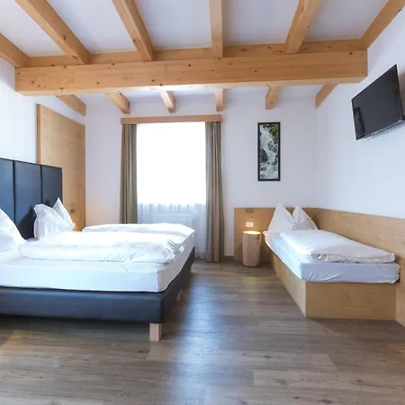 Guesthouse Dolomiten-3