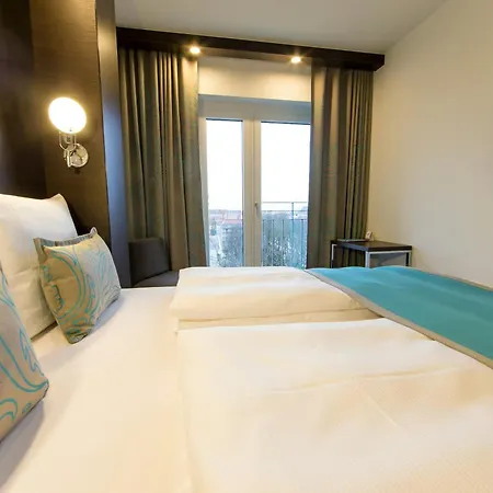 Motel One München-Olympia Gate-3
