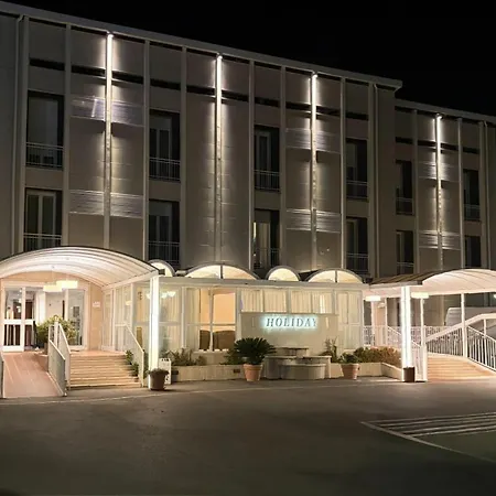 Hotel Holiday-2