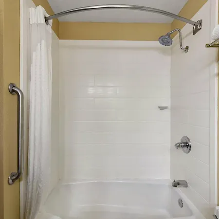 Quality Inn Warrensburg-2